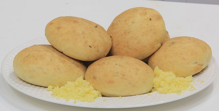 قرص بالجبنة الرومي
