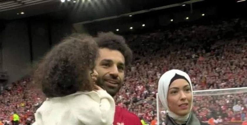 محمد صلاح وزوجته