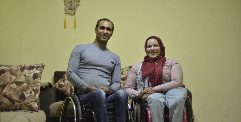 محمد وعبير.. زوجان يتحديان الإعاقة بشعار «الكرسى المتحرك أسلوب حياة»