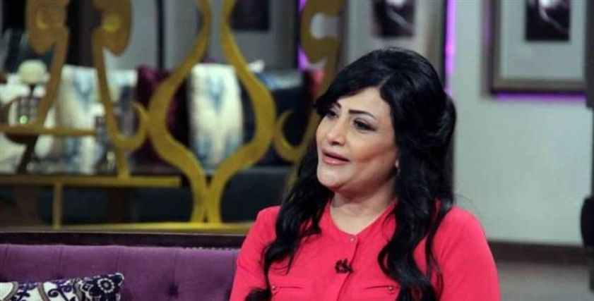 الفنانة بدرية طلبة