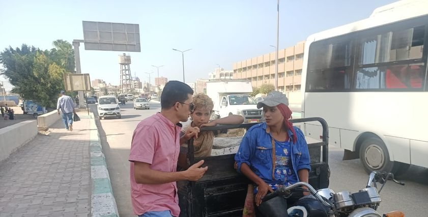 محرر الوطن يتحدث مع دينا