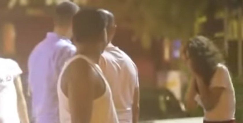 تفاصيل اغتصاب ربة منزل على يد بائع ساعتين .. التحريات: المتهم هددها ب