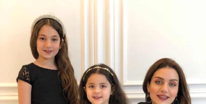 زينب فياض وابنتها