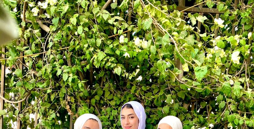 اسراء وفريقها
