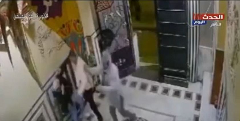 زوج يضرب زوجته