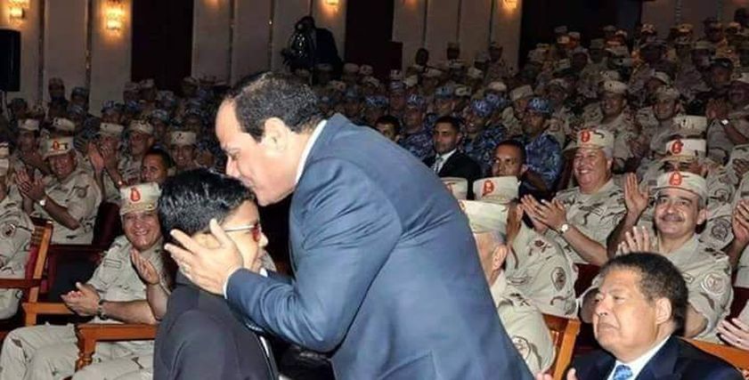 الشاعر الصغير يبدأ رحلته الأدبية من عُمر 4 سنوات.. ألقى قصيدة أمام الرئيس