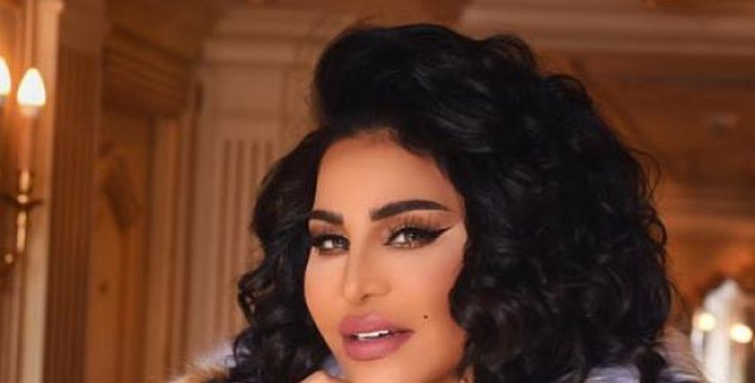 الفنانة أحلام