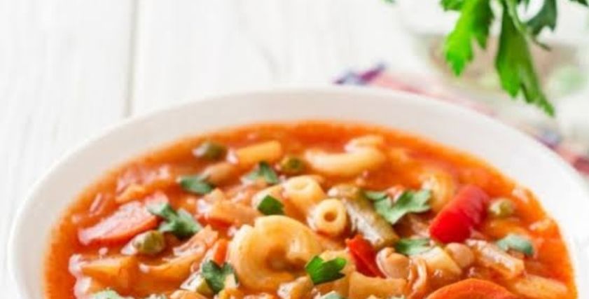 شوربة مكرونة بالخضار