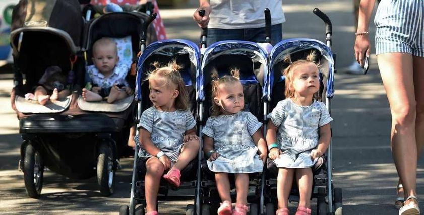 مهرجان للأطفال التوائم في العاصمة الأوكرانية