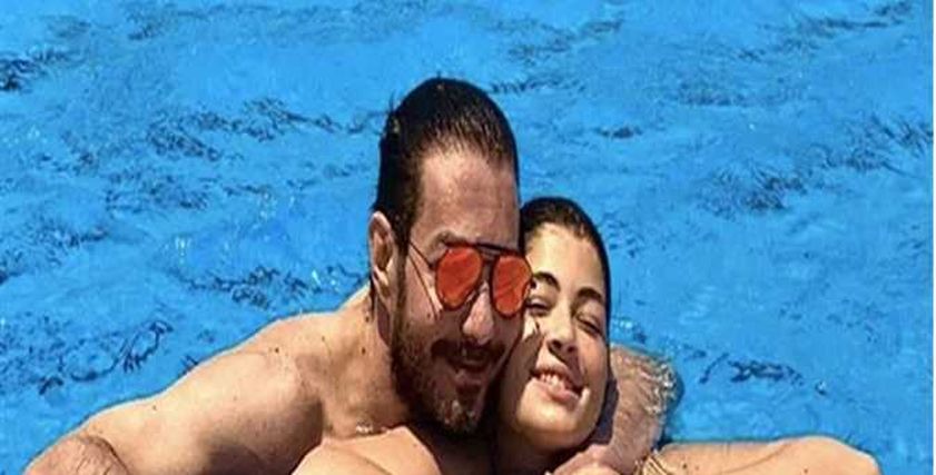 أحمد زاهر وابنته