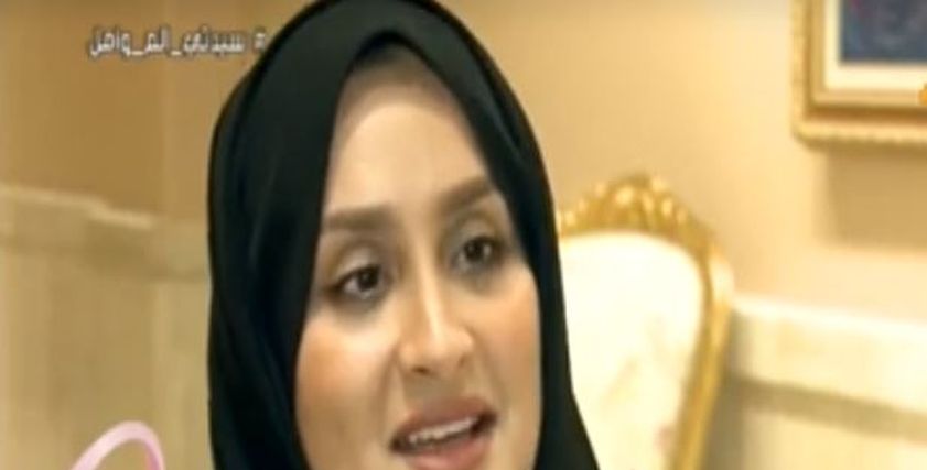 طبيبة تقرر التغلب على اصابتها بمرض سرطان الثدي و تستعين بالقران