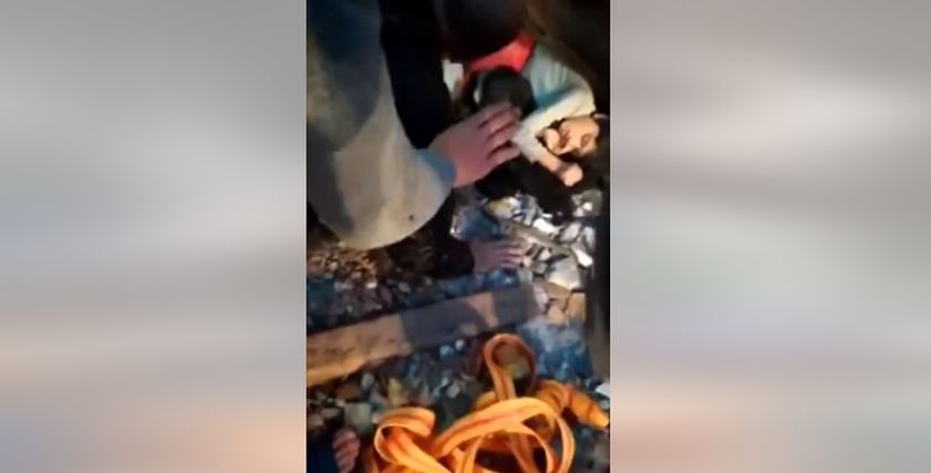 لحظة إنقاذ العائلة السورية