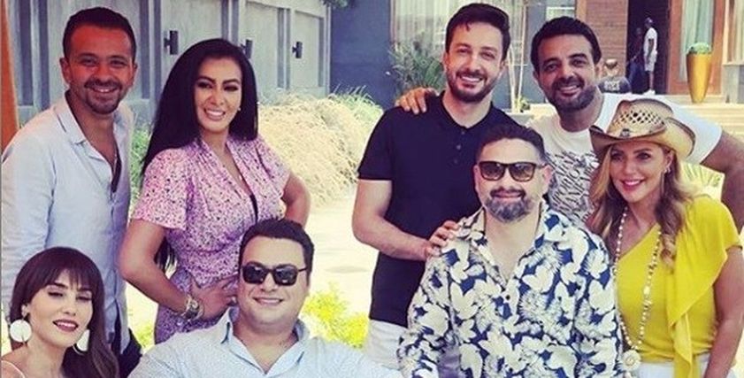 جزء من حلقة اكدب عليا شوية 