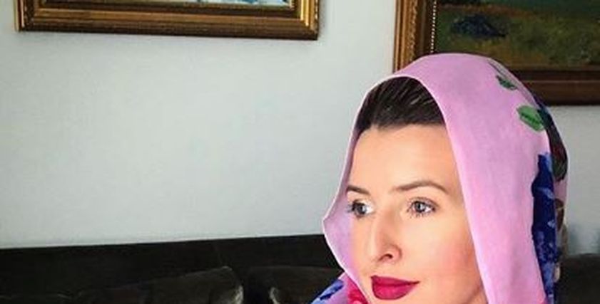 المغنية الأمريكية جينيفر جراوت