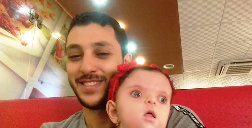 الطفلة رزان ووالدها