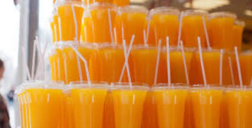 .5 اضرار صحية لشرب العصير باستخدام مصاصات بلاستيكية