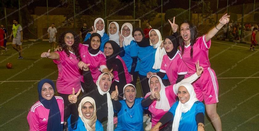 صورة من مبارة الكرة النسائية