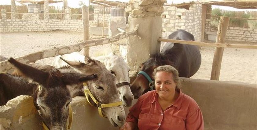 مونيك كاريرا مع الحيوانات