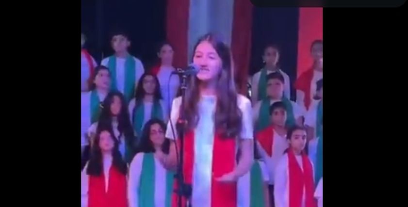 ابنة نانسي عجرم على مسرح مدرستها