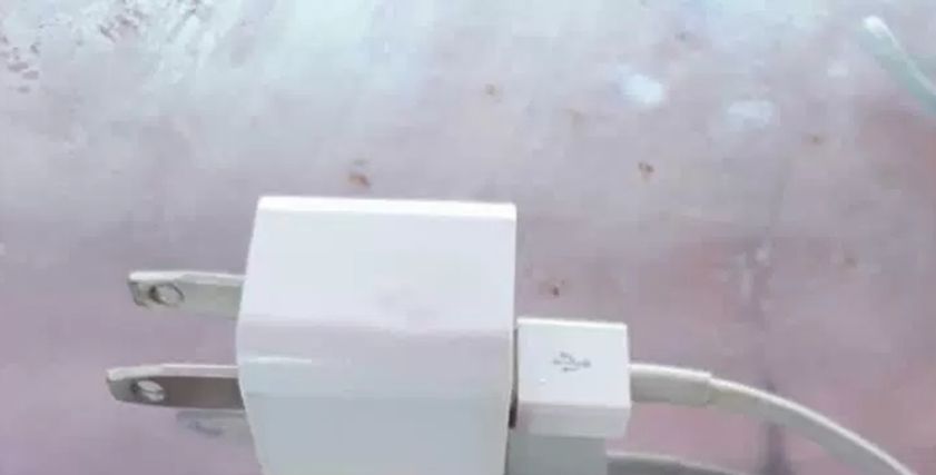 شاحن إيفون