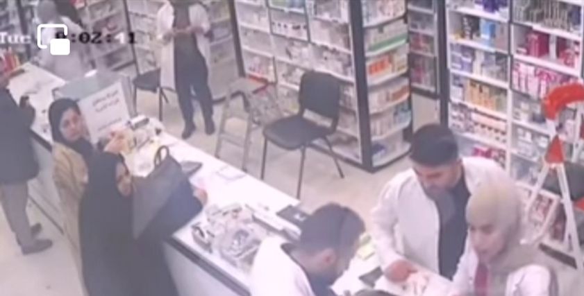 صيدلي ينقذ حياة طفل