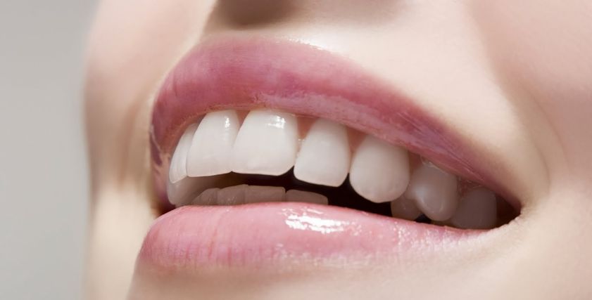 تعرف على الطريقة الصحيحة لتنظيف الفم والأسنان