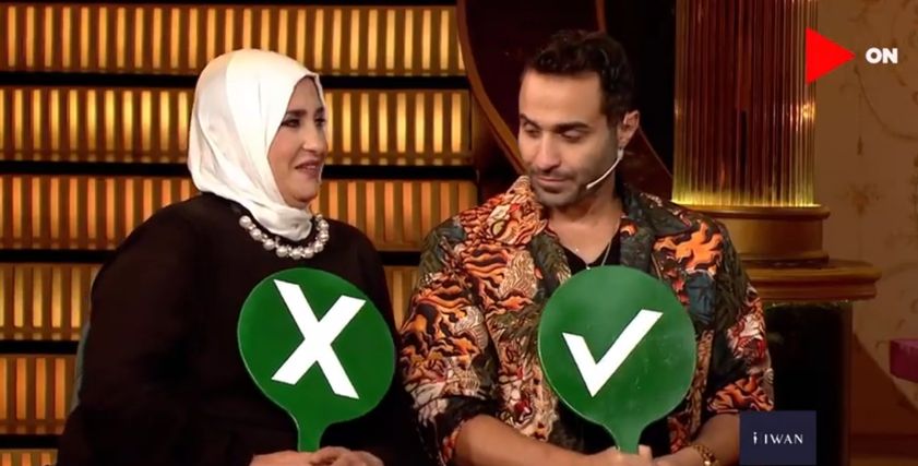 أحمد فهمي ووالدته