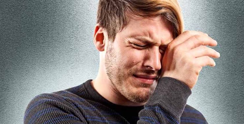 الرجل يدمر صحته بالامتناع عن البكاء والمرأة تعيش أطول