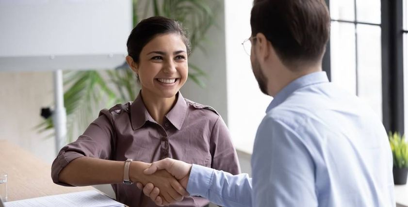 إتيكيت التعامل بين الموظفين - تعبيرية