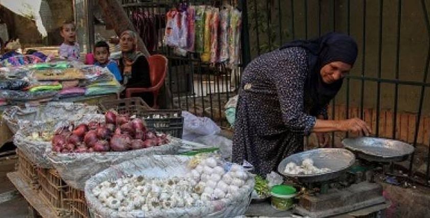 راضية: «مستورة»