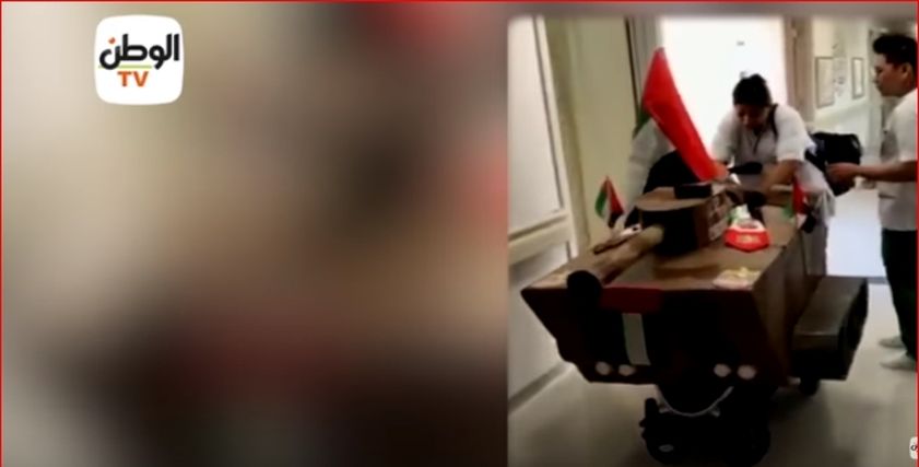 إماراتية تحتفل بالعيد القومي مع ابنها الصغير بالمستشفى