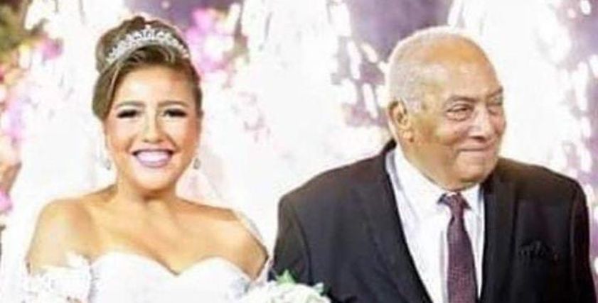 الفنانة مي الكساب ووالدها