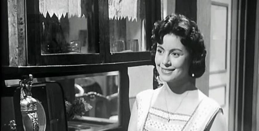 الفنانة آمال فريد