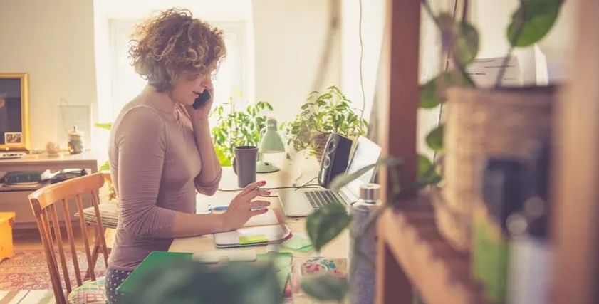 المرأة داخل بيئة العمل - تعبيرية