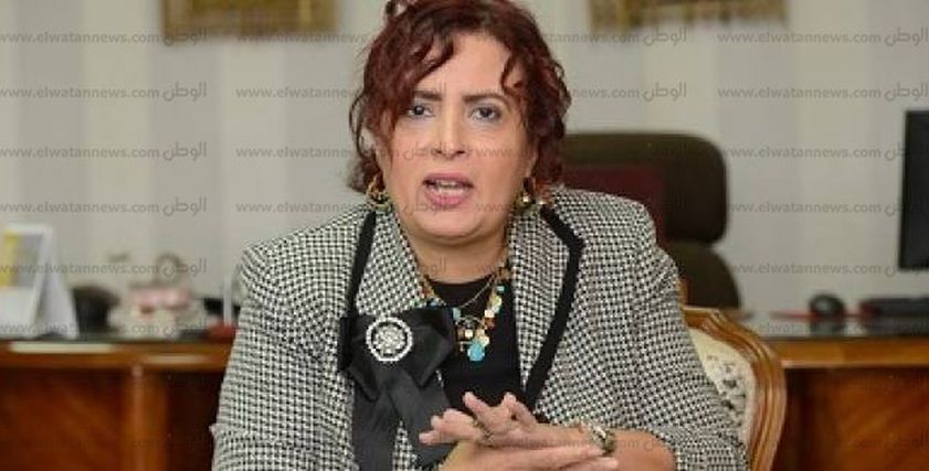 الدكتورة عزة العشماوي