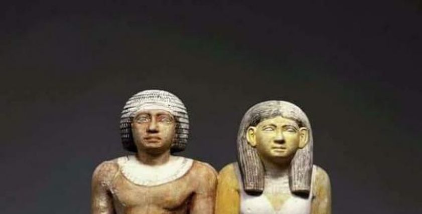 سر الموز الفرعونية على وثيقة الزواج