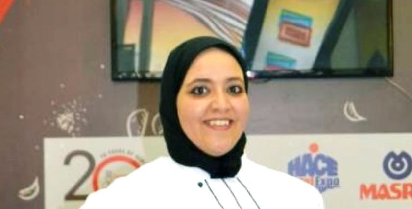 أول شيف تقدم برنامج للصم