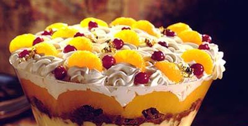 ترايفل بالكاسترد والفواكه