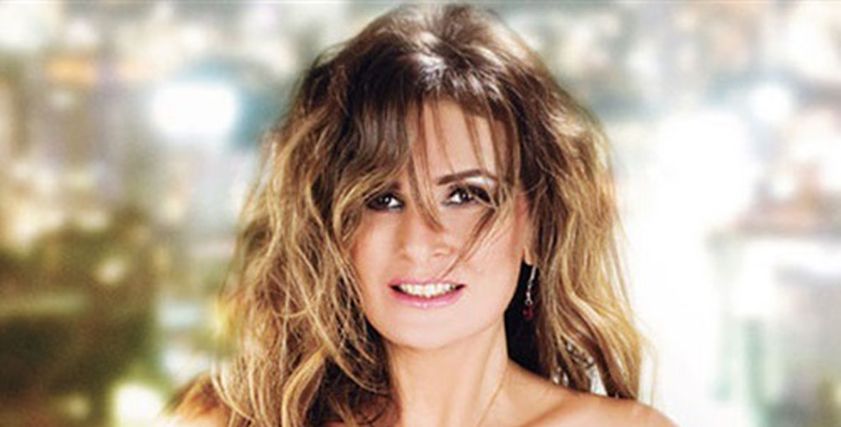 يسرا تفاجئ جمهور بفوتوسيشن جديد جذاب