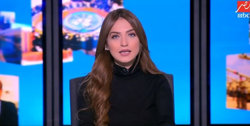 الإعلامية ياسمين عز