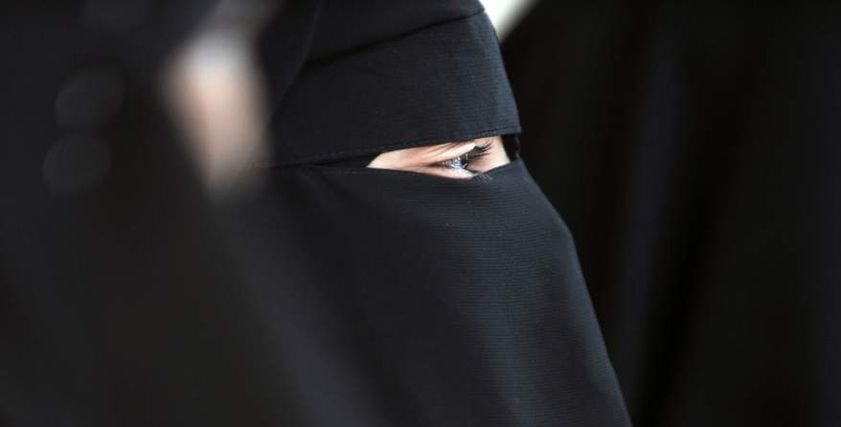 منتقبة