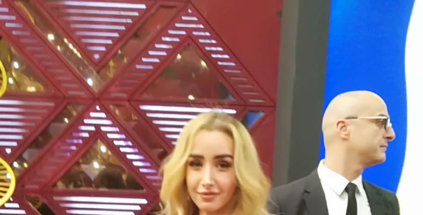هنا الزاهد