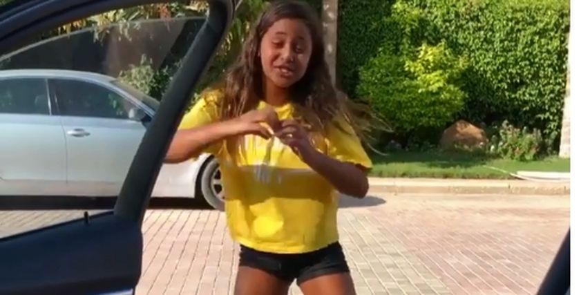 داليا البحيري تنشر فيديو لأبنتها وهى تخوض تحدي