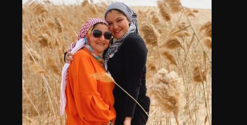 جيهان محاربة السرطان وابنتها