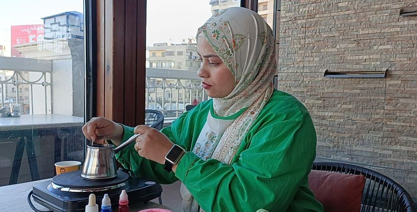 مشروع تصنيع الشموع بأيدي إيمان
