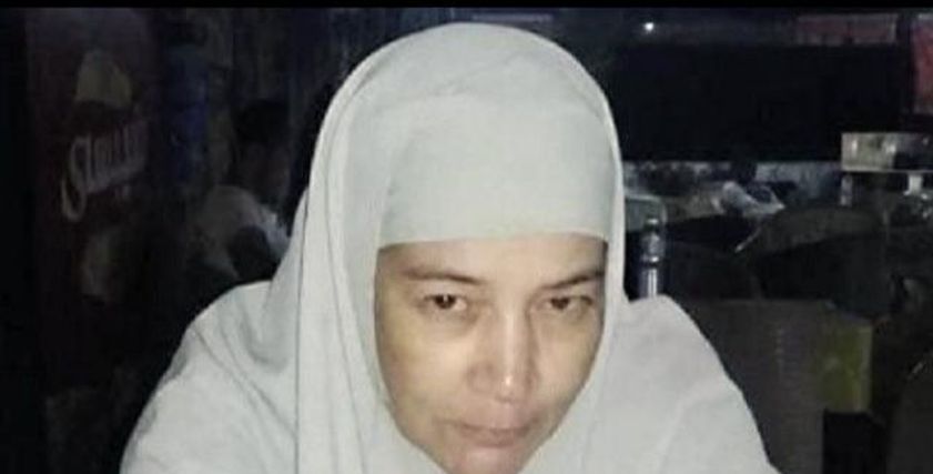 شاب يطرد والدته من بيته إرضاء لزوجته: 