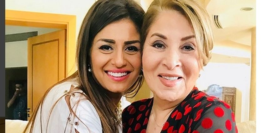 منه فضالي تنشر صور بصحبه الفنانة بوسي من كواليس مسلسل