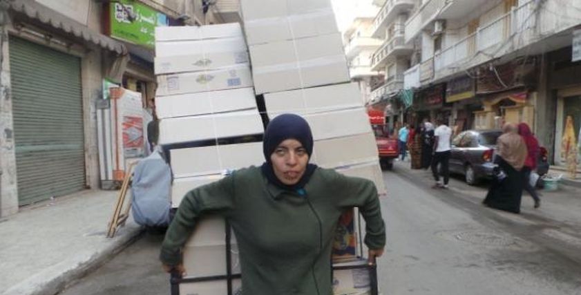 فتاة العربة