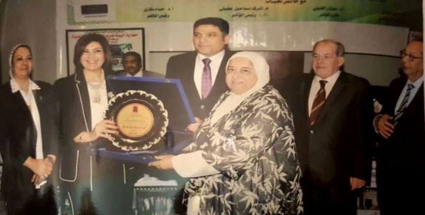 خلال التكريم