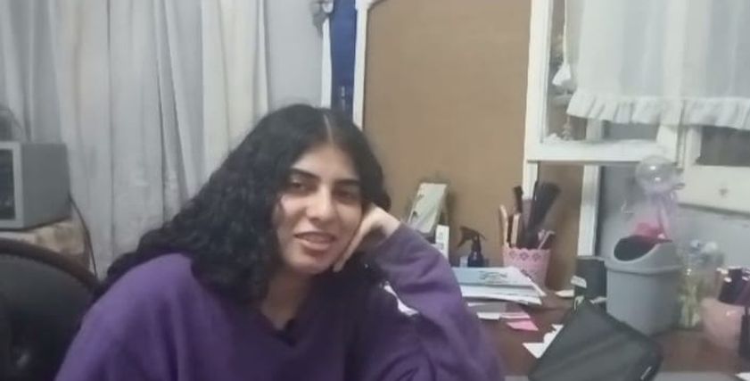 الطالبة مى محمود